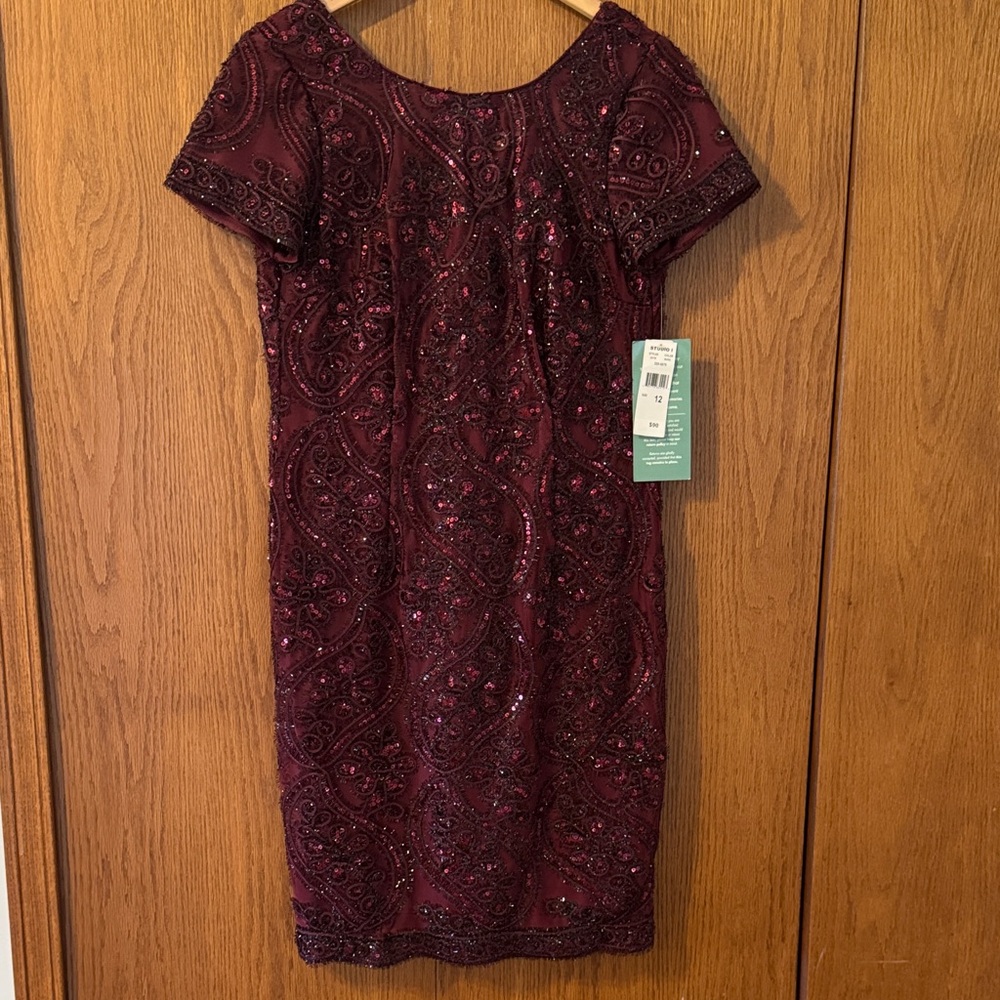 Elegant Burgundy Sequin Midi Dress